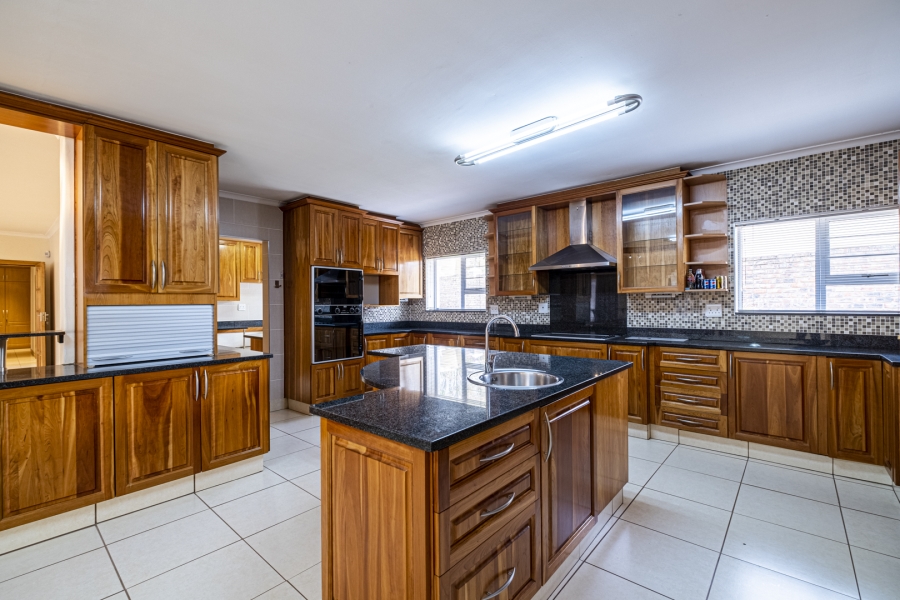 5 Bedroom Property for Sale in Vanes Estate Eastern Cape